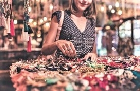 Grossiste Paris- vente en gros de bijoux, v�tement